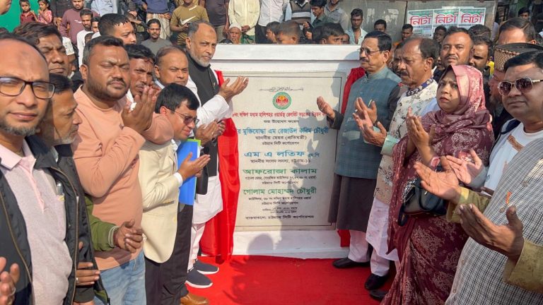নগরীর ইপিজেড, আনন্দবাজার এবং আগ্রাবাদের যানজট কমাবে : মেয়র রেজাউল