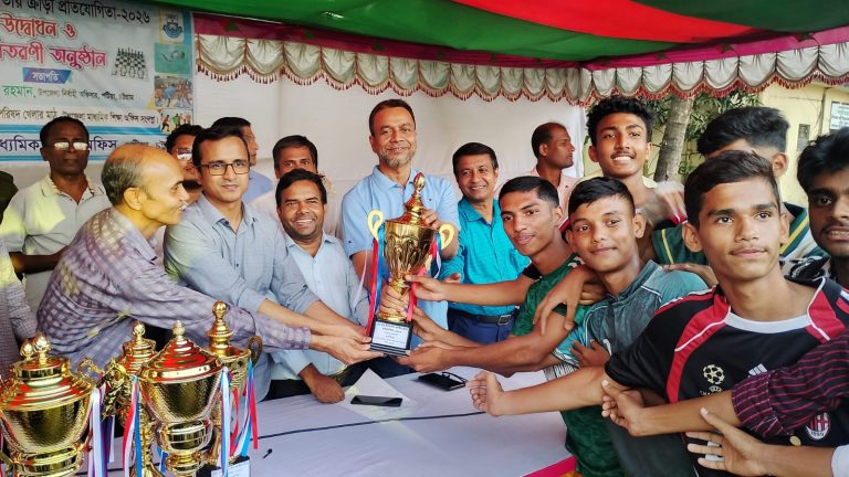 পটিয়ায় গ্রীষ্মকালীন ক্রীড়া প্রতিযোগিতায় চ্যাম্পিয়ন ছয় শিক্ষাপ্রতিষ্ঠান