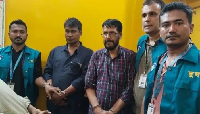 pahartali-sub-resister-arrest-with-two-employee